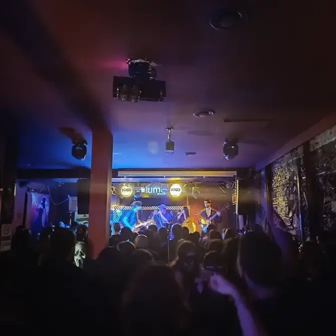 Volume Alsancak - İzmir Mekan Rehberi