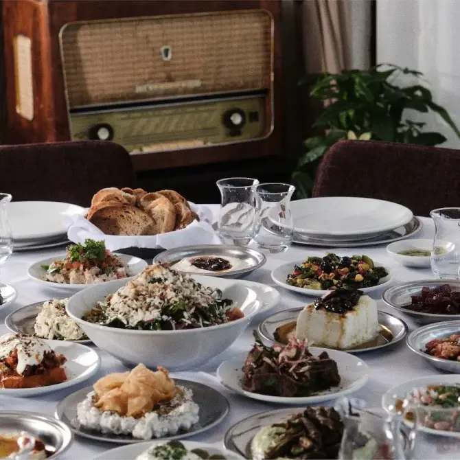 Yasef'in Meyhanesi - İzmir Mekan Rehberi
